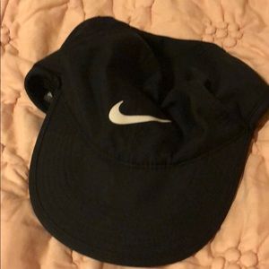 Nike featherlight hat